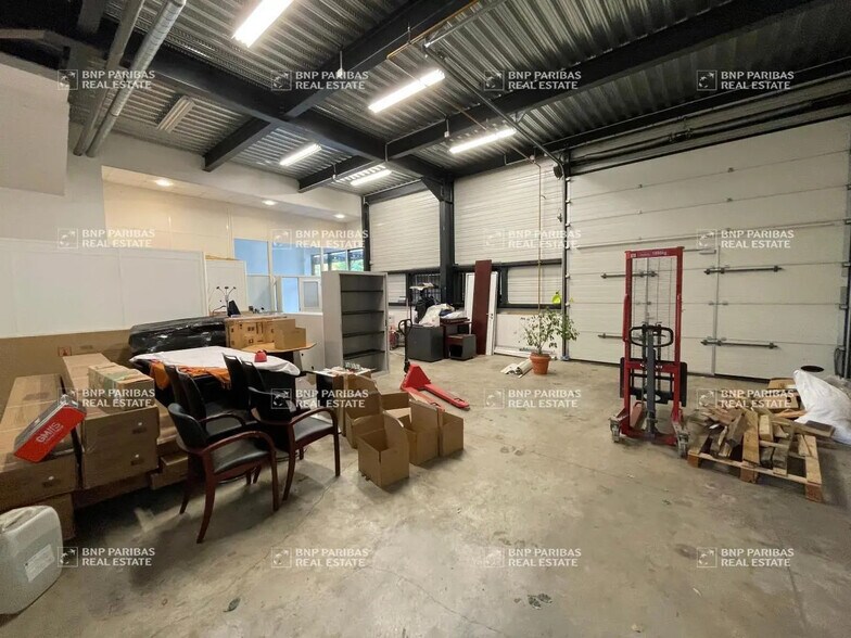 Local d’activités dans Montévrain à louer - Photo de l’immeuble – Image 3 sur 6