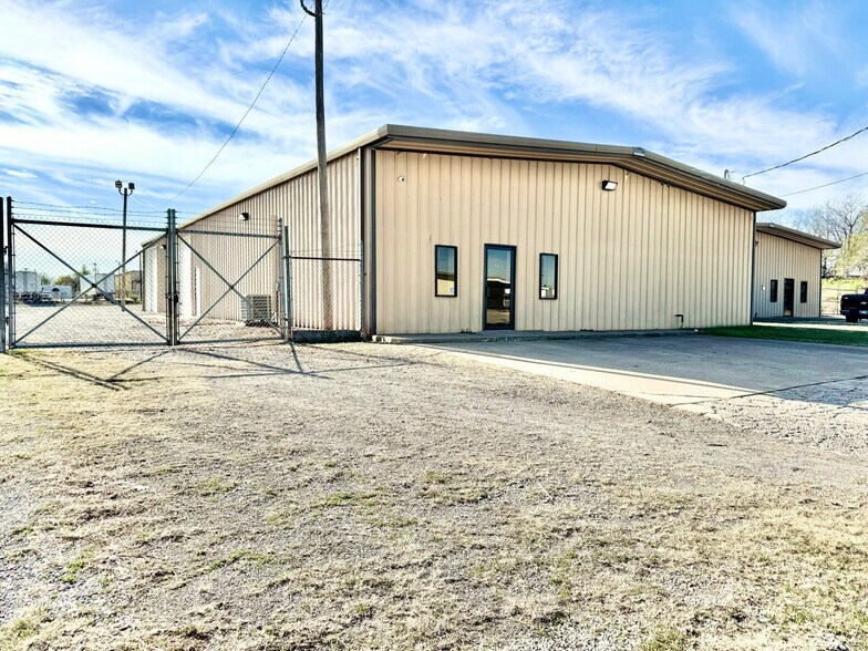 1610 SE 37th St, Oklahoma City, OK à louer - Photo de l’immeuble – Image 2 sur 8