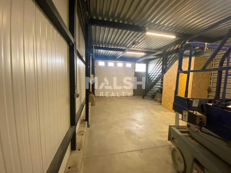 Local d'activités dans Civrieux à vendre - Photo intérieure – Image 2 sur 5