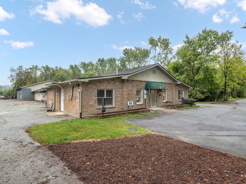 732 Jonesborough St, Hendersonville, NC à vendre - Photo de l’immeuble – Image 2 sur 14