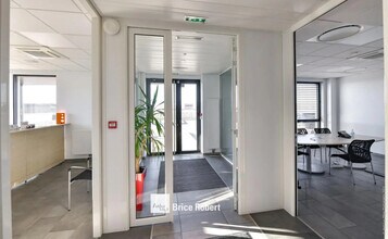 10 Rue Marcel Dassault, Genas à louer Photo intérieure– Image 2 sur 4