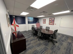 2700 W Dr Martin Luther King Jr Blvd, Tampa, FL à louer Photo intérieure– Image 2 sur 3