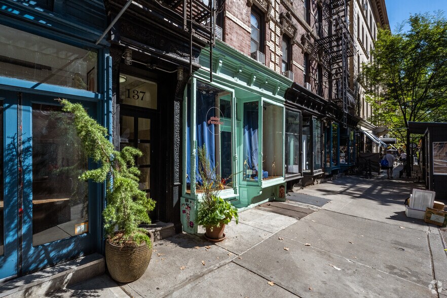 137 Sullivan St, New York, NY à louer - Photo de l’immeuble – Image 3 sur 4