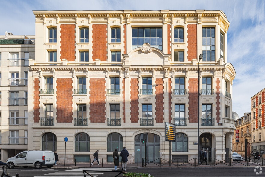 150 Rue Victor Hugo, Levallois-Perret à louer - Photo de l’immeuble – Image 2 sur 4