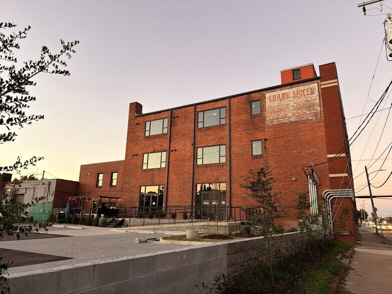 119 E Princess Anne Rd, Norfolk, VA à louer - Photo de l’immeuble – Image 3 sur 6