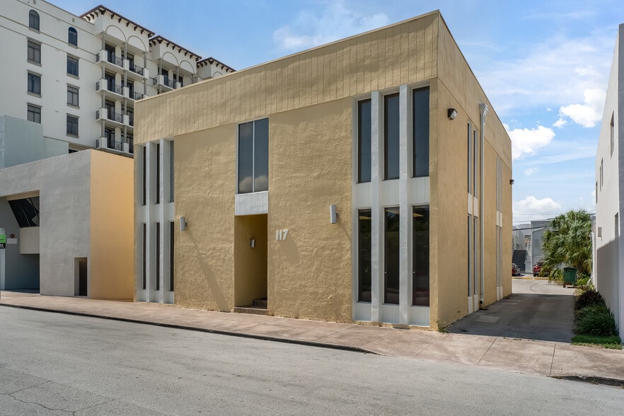 117 Majorca Ave, Coral Gables, FL à vendre - Photo de l’immeuble – Image 2 sur 33