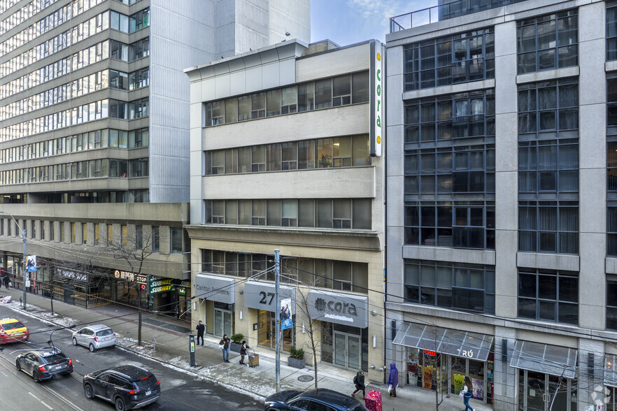 27 Carlton St, Toronto, ON à louer - Photo de l’immeuble – Image 3 sur 9