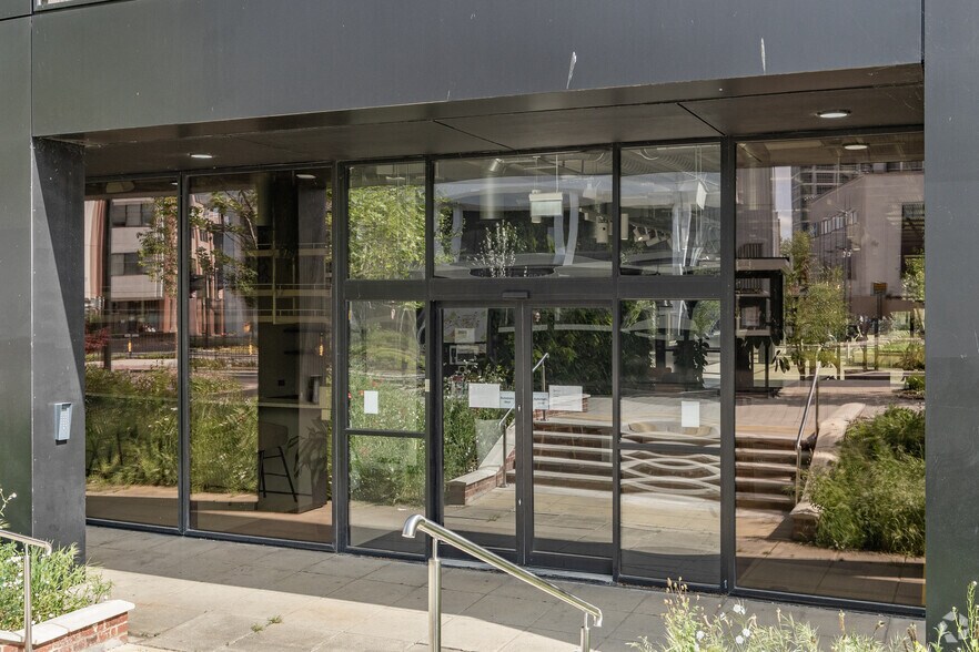1 Newbridge Sq, Swindon à louer - Photo de l’immeuble – Image 3 sur 5