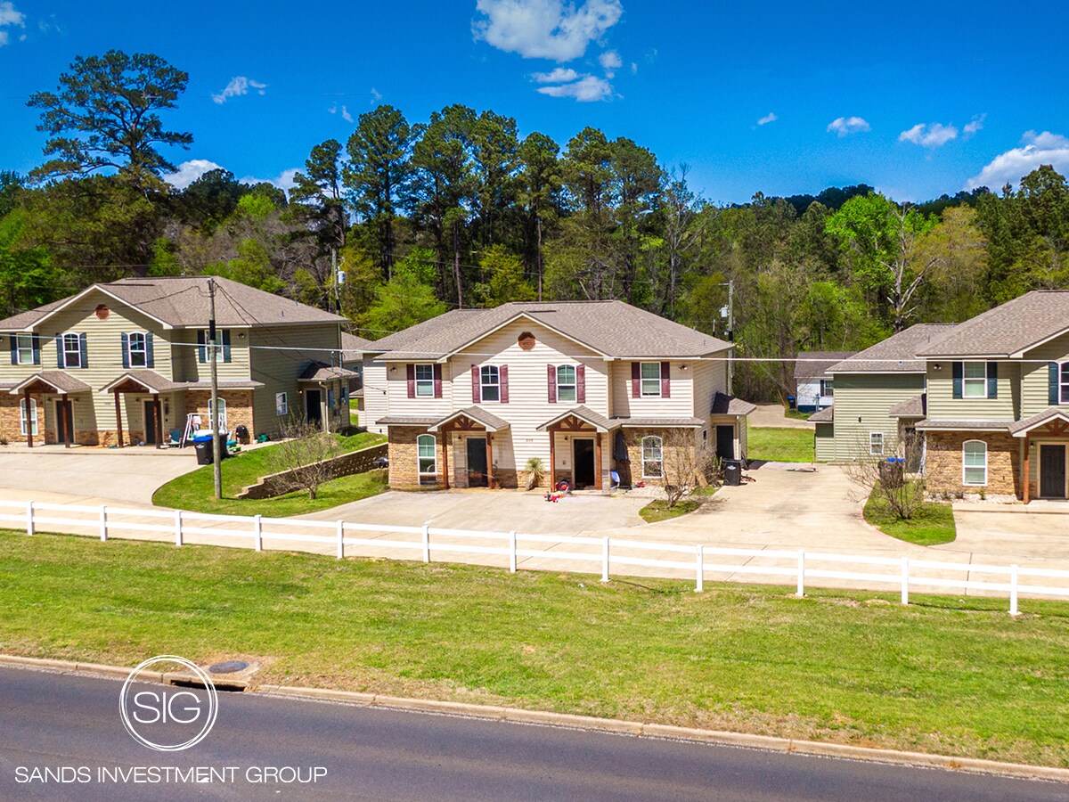 2101 Suffolk Way, Longview, TX à vendre Photo principale– Image 1 sur 7