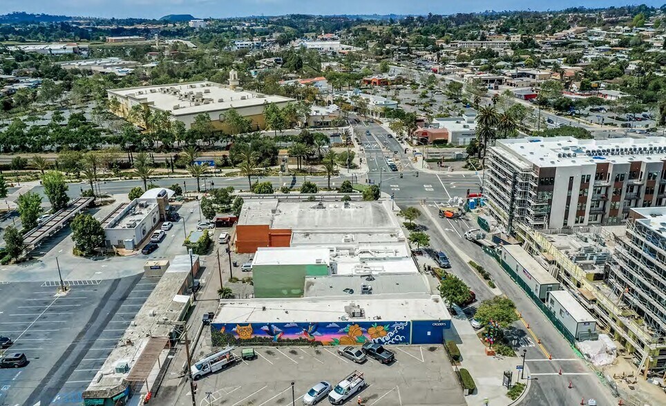 127 Main St, Vista, CA à louer - Aérien – Image 2 sur 9