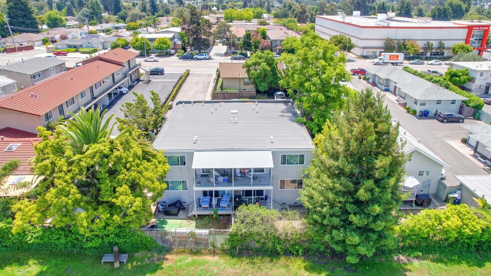 2536 Grove Way, Castro Valley, CA à vendre - Photo de l’immeuble – Image 3 sur 26