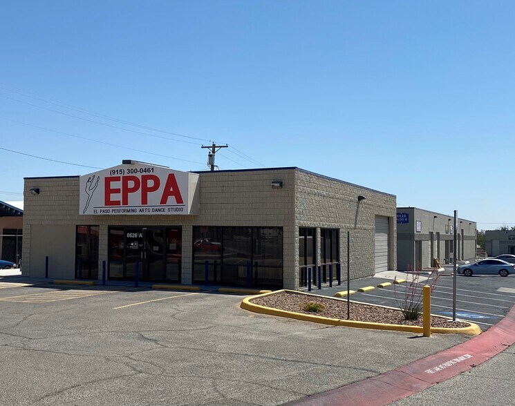 8626 Dyer St, El Paso, TX à louer - Photo de l’immeuble – Image 1 sur 5