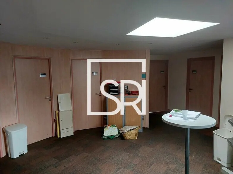 Bureau dans Aubière à louer - Photo de l’immeuble – Image 3 sur 19