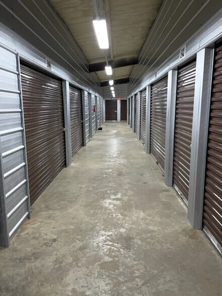 Ennis Storage portefeuille de 2 biens à vendre sur LoopNet.fr - Photo de l’immeuble – Image 2 sur 4