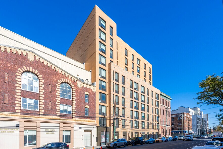 1508 Central Ave, Far Rockaway, NY à louer - Photo principale – Image 1 sur 4