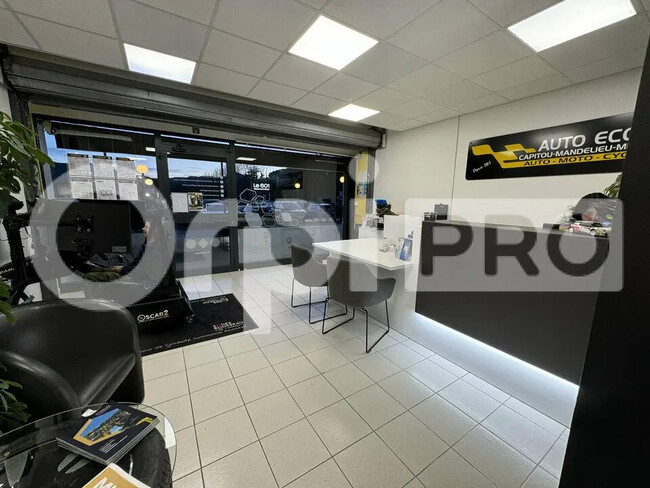 Plus de détails pour Local commercial à louer