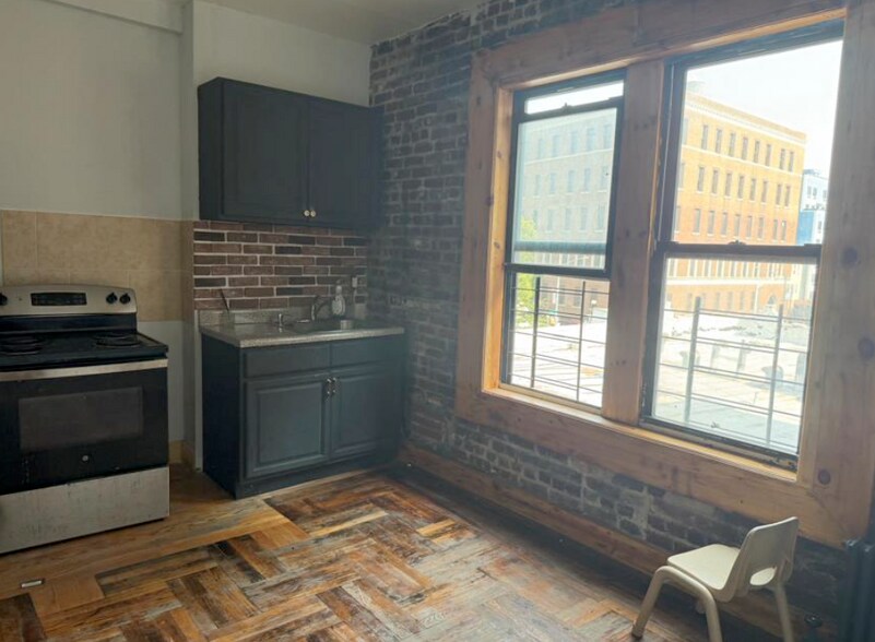 2334 Tiebout Ave, Bronx, NY à vendre - Photo intérieure – Image 2 sur 7