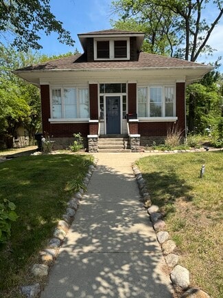Plus de détails pour 27 S Whittaker St, New Buffalo, MI - Local commercial à louer
