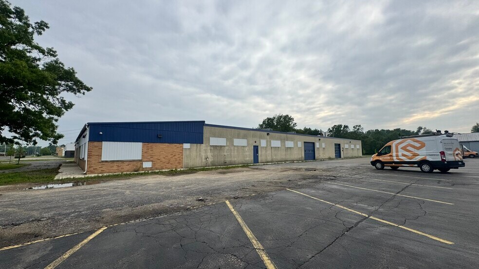 2429 N Burdick St, Kalamazoo, MI à vendre - Photo de l’immeuble – Image 2 sur 11