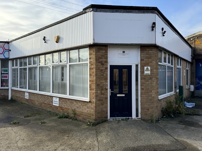 40-40A Alexandra Rd, Wisbech à louer - Photo de l’immeuble – Image 1 sur 1
