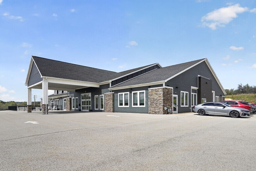 2115 Trebella Cir, Rostraver Township, PA à vendre - Photo de l’immeuble – Image 3 sur 8