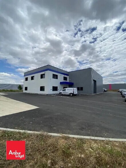 Local d'activités dans Chartres à vendre - Photo de l’immeuble – Image 1 sur 6