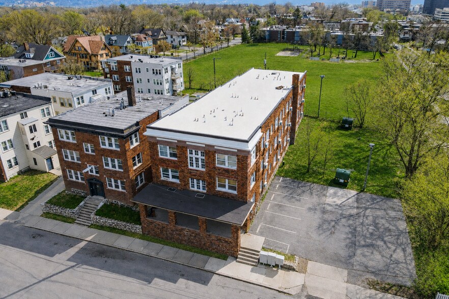 109 E 40th St, Kansas City, MO à vendre - Photo de l’immeuble – Image 1 sur 26
