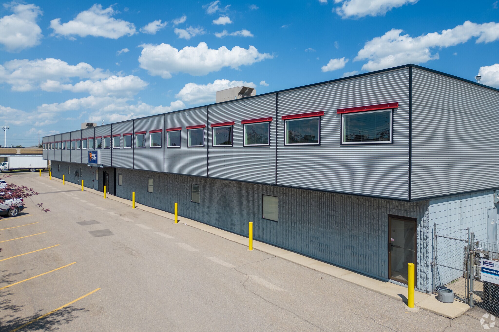 3016 21st St NE, Calgary, AB à vendre Photo principale– Image 1 sur 19