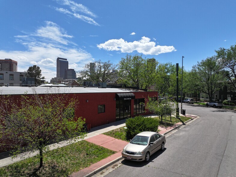 700 E 24th Ave, Denver, CO à louer - Photo de l’immeuble – Image 3 sur 11