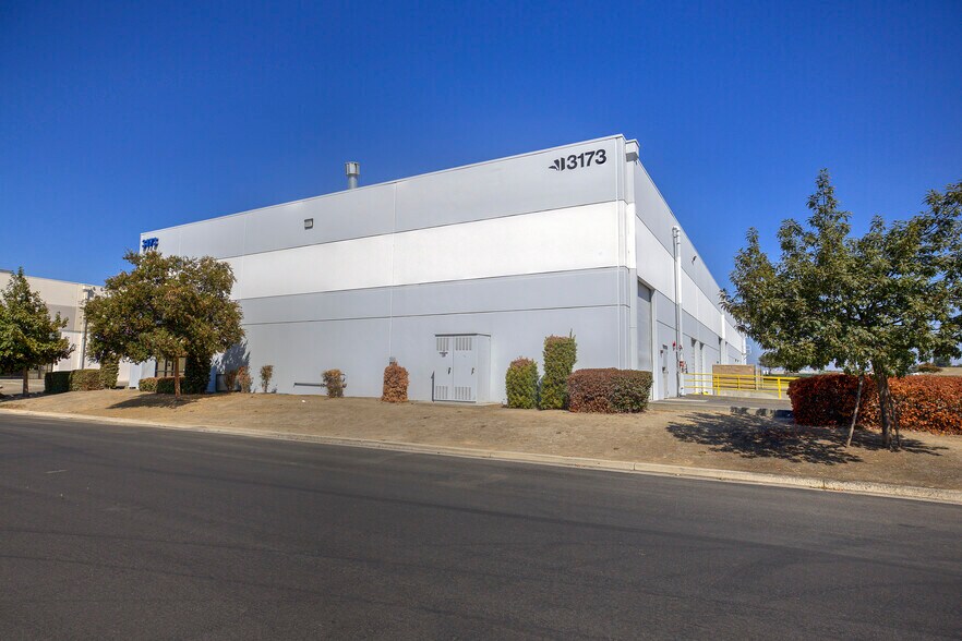 3173 Del Este Ave, Modesto, CA à vendre - Photo de l’immeuble – Image 2 sur 7