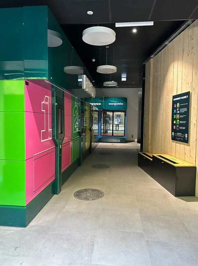 Plus de détails pour Local commercial à louer