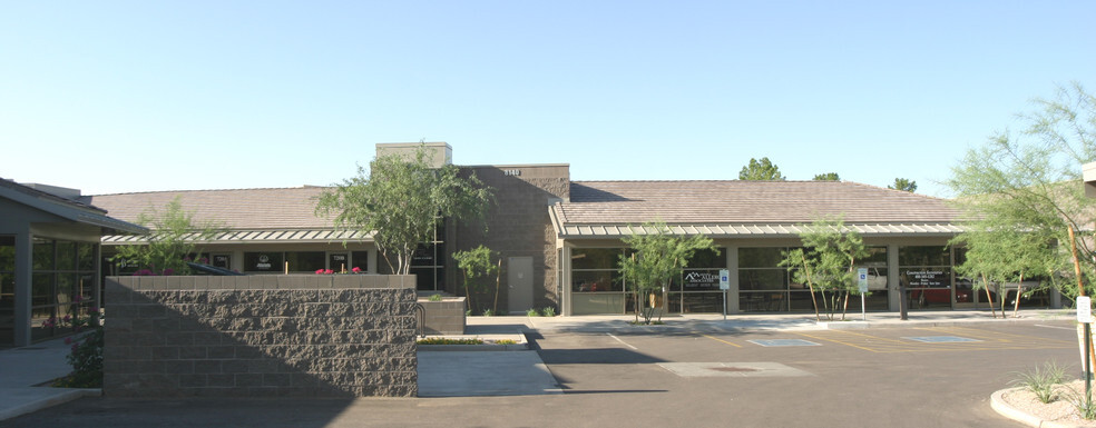 8140 E Cactus Rd, Scottsdale, AZ à louer - Photo de l’immeuble – Image 3 sur 8