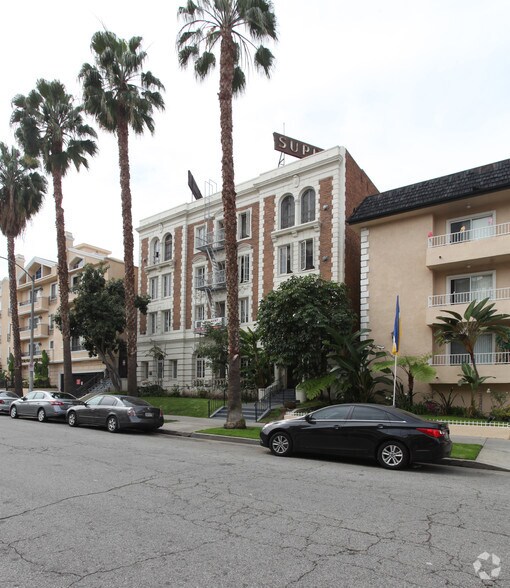 335 S Berendo St, Los Angeles, CA à vendre - Photo de l’immeuble – Image 2 sur 11