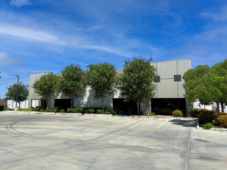 3441 Landco Dr, Bakersfield, CA à louer - Photo de l’immeuble – Image 2 sur 4