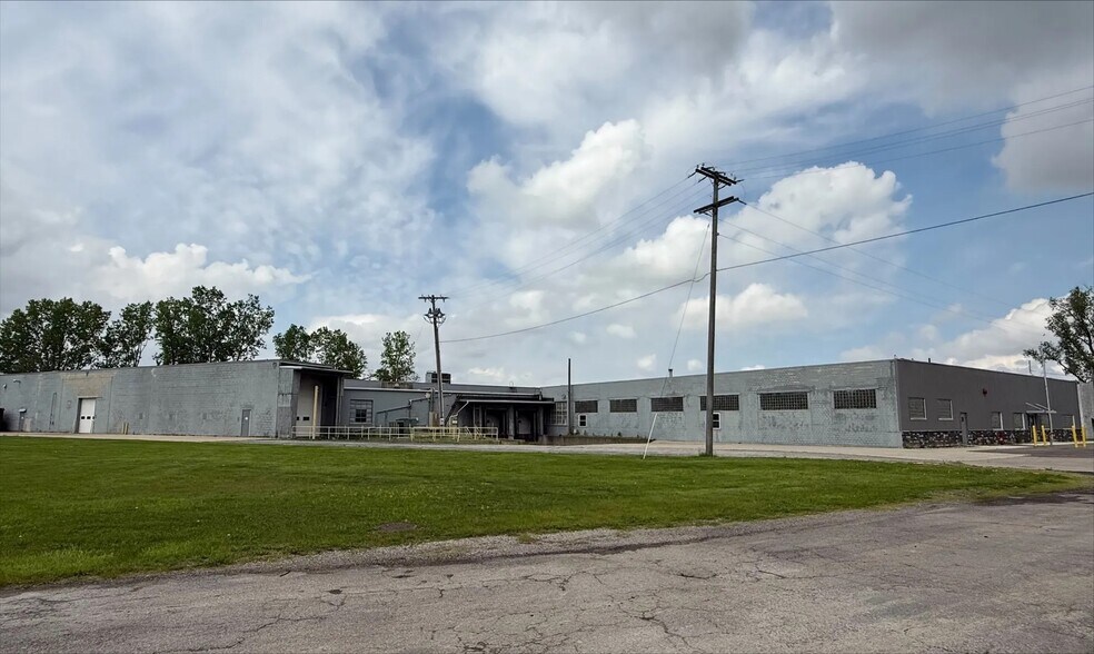 600 Fillmore St, Napoleon, OH à louer - Photo de l’immeuble – Image 3 sur 16