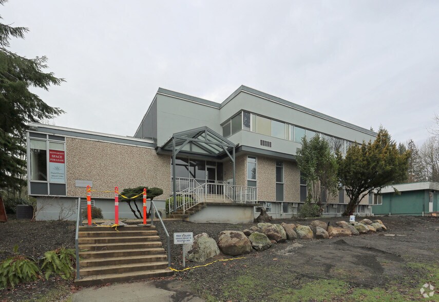 14225 57th Ave, Surrey, BC à louer - Photo de l’immeuble – Image 3 sur 3