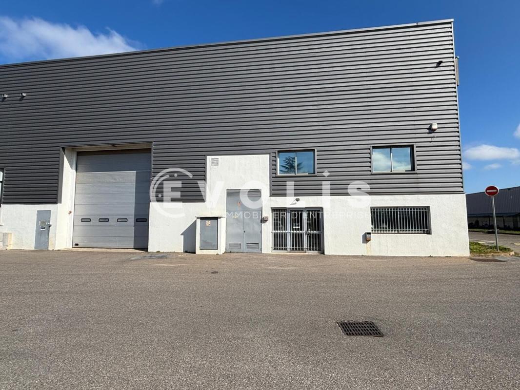 25 Avenue Des Frères Montgolfier, Chassieu à louer Photo de l’immeuble– Image 1 sur 9