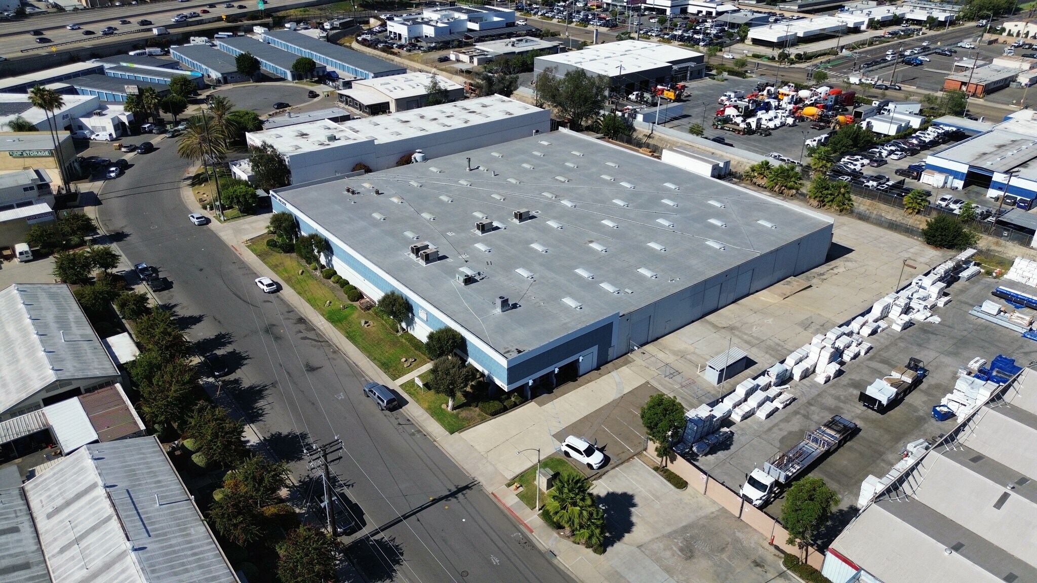 495 Raleigh Ave, El Cajon, CA à louer Photo de l’immeuble– Image 1 sur 5
