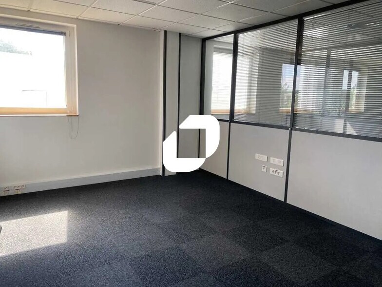 Bureau dans Mérignac à louer - Photo de l’immeuble – Image 2 sur 37