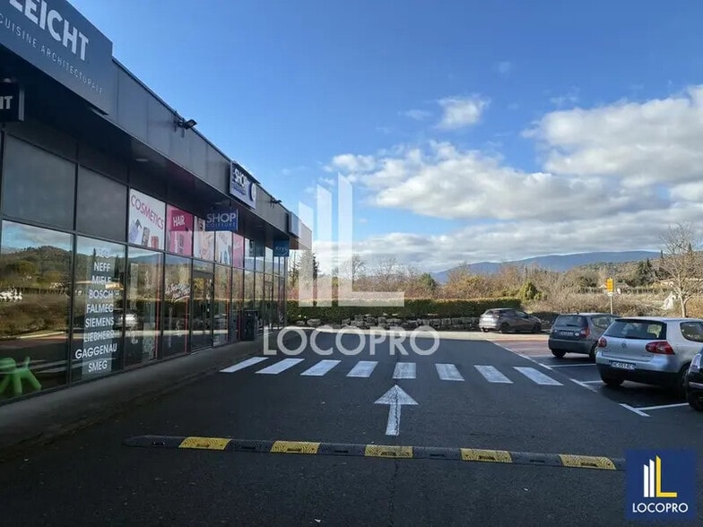 Bureaux/Médical dans Callian à louer - Photo de l’immeuble – Image 3 sur 9