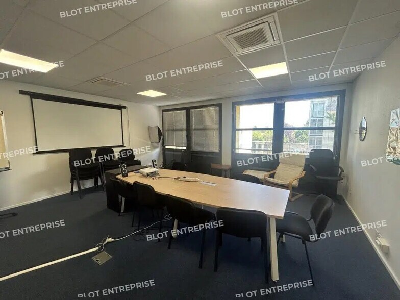 Bureau dans Rezé à louer - Photo de l’immeuble – Image 2 sur 9