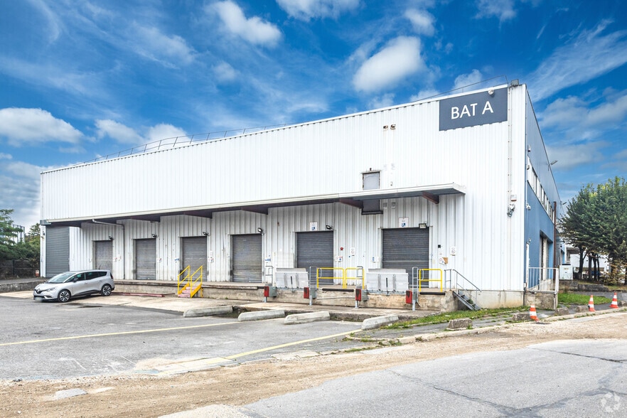 3-5 Rue De La Scierie, Sucy-en-Brie à louer - Photo principale – Image 1 sur 2