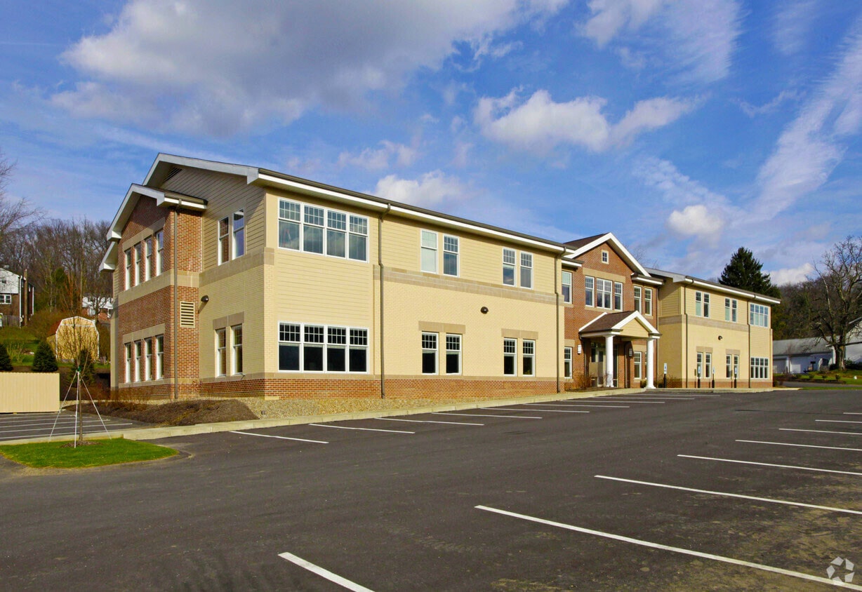 4262 Old William Penn Hwy, Murrysville, PA à louer Photo principale– Image 1 sur 2