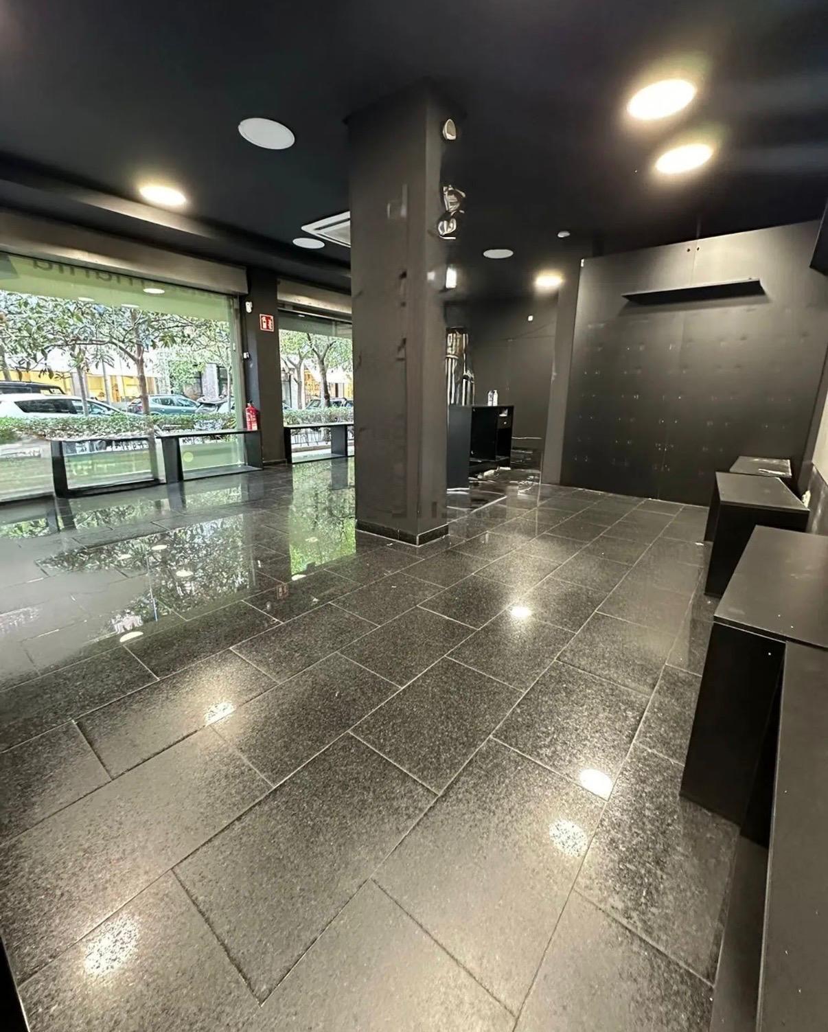 Local commercial dans Madrid, Madrid à louer Photo principale– Image 1 sur 4