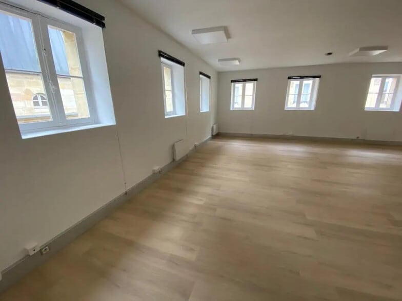 Bureau dans Bordeaux à louer - Photo intérieure – Image 3 sur 4