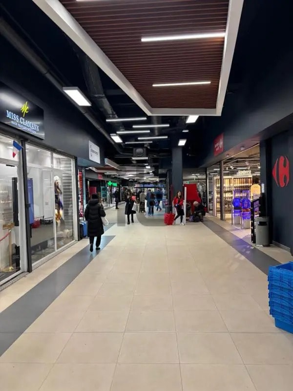 Local commercial dans Paris à vendre Photo principale– Image 1 sur 4