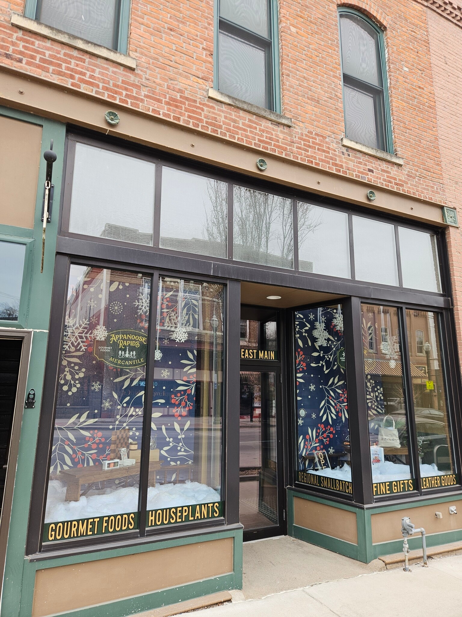 328 E Main St, Ottumwa, IA à vendre Photo principale– Image 1 sur 14