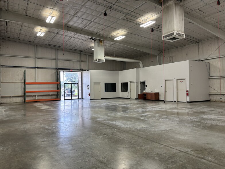 3222 Manvel Rd, Pearland, TX à louer - Photo intérieure – Image 2 sur 23