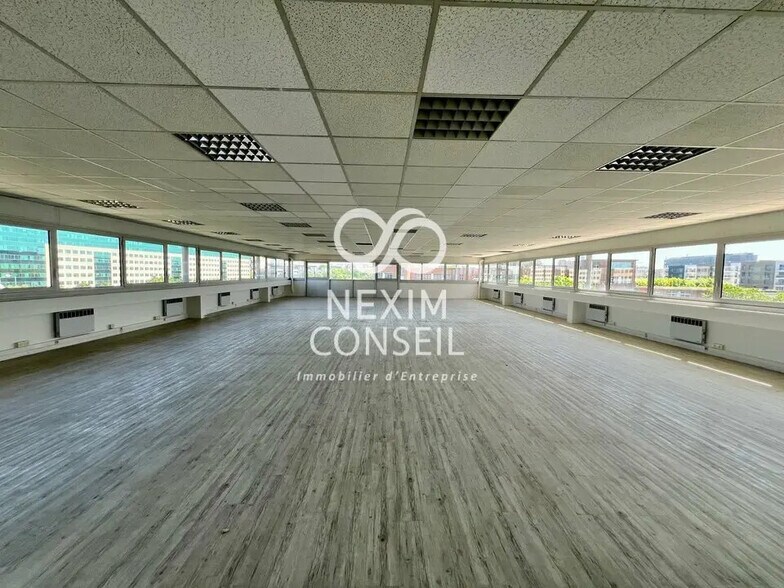 Bureau dans Gennevilliers à louer - Photo de l’immeuble – Image 3 sur 13