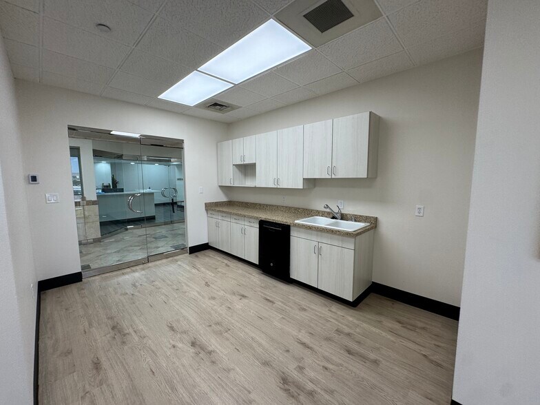 5905 S Virginia St, Reno, NV à louer - Photo de l’immeuble – Image 3 sur 11